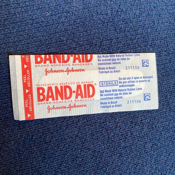 One ☝🏼 Supreme band-aid - Picture 3 of 4